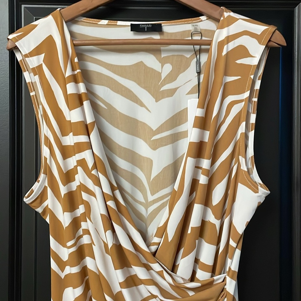 New.  Faux wrap top - Picture 2 of 7